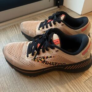 Brooks Beige and Black Running Shoes
